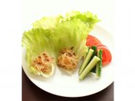 『大豆そぼろの味噌太郎』レタス包みサラダ